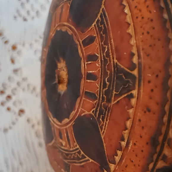 Vintage Hand Crafted/Carved Gourd Peruvian Folk Art Trinket Box Signed - Picture 12 of 15